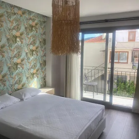 Eva Hotel *