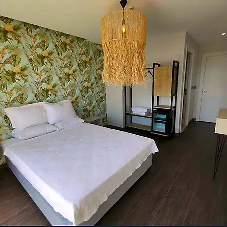 Eva Hotel *